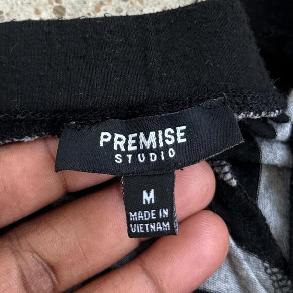 Black and grey striped maxi skirt - Picture 3 of 5